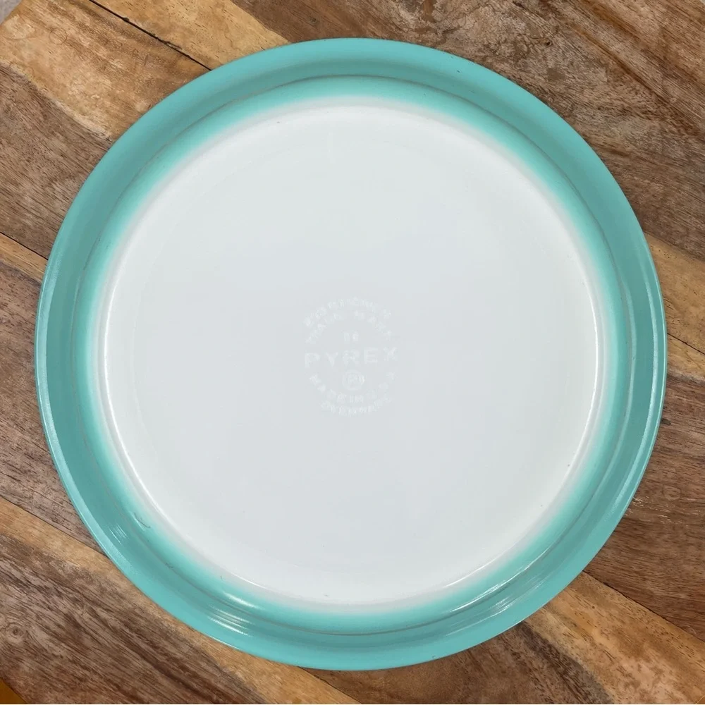 Vintage l 50s Pyrex Ovenware Milk Glass Round Rockabilly Pie Quiche Baking Dish